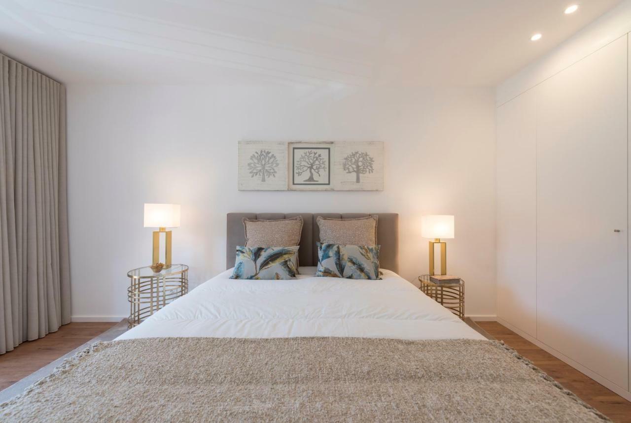Lovelystay - Downtown Balcony Apartment With Free Parking Porto Luaran gambar