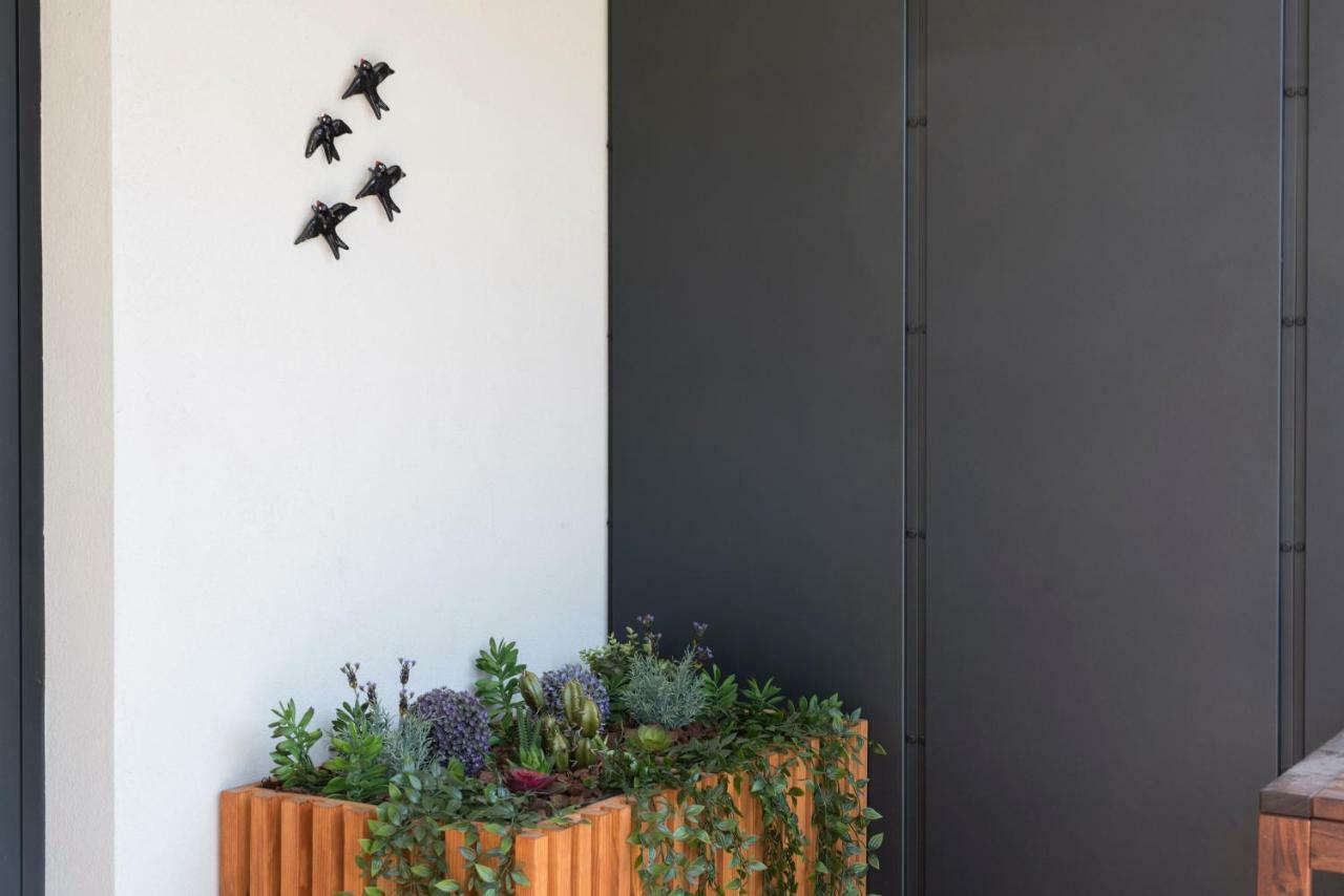 Lovelystay - Downtown Balcony Apartment With Free Parking Porto Luaran gambar