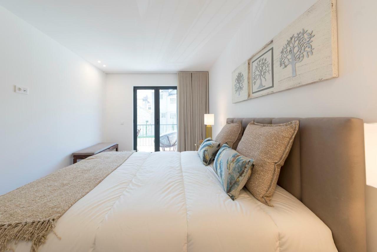 Lovelystay - Downtown Balcony Apartment With Free Parking Porto Luaran gambar